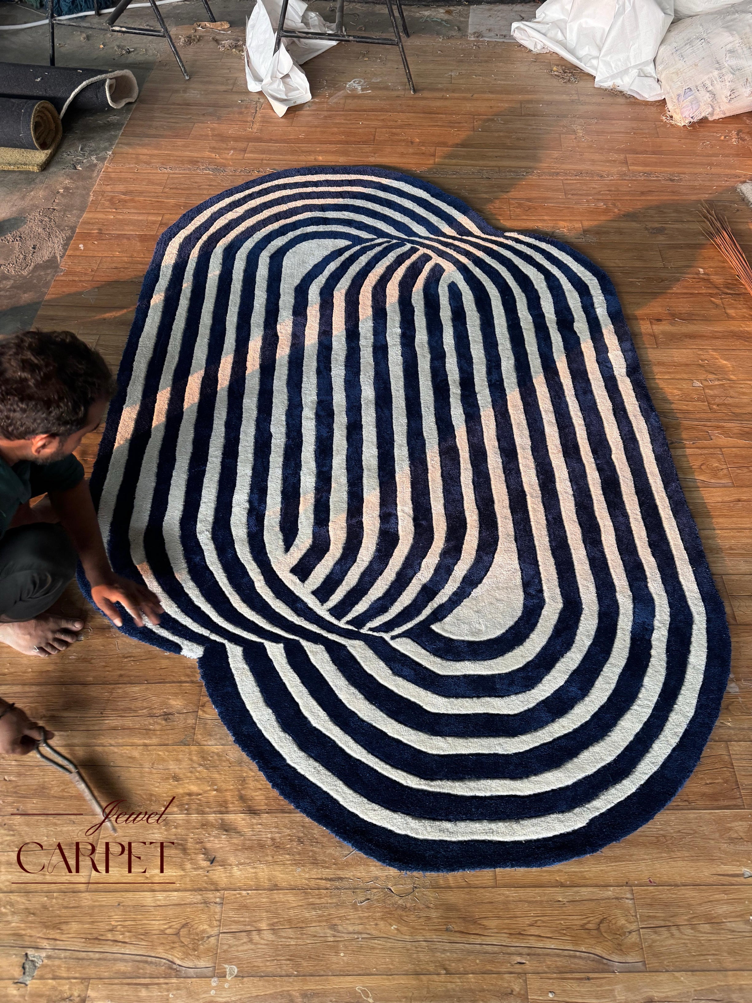 Loops New Zealand Wool & Viscose Irregular Shaped Rug For Living Room & Bed Room