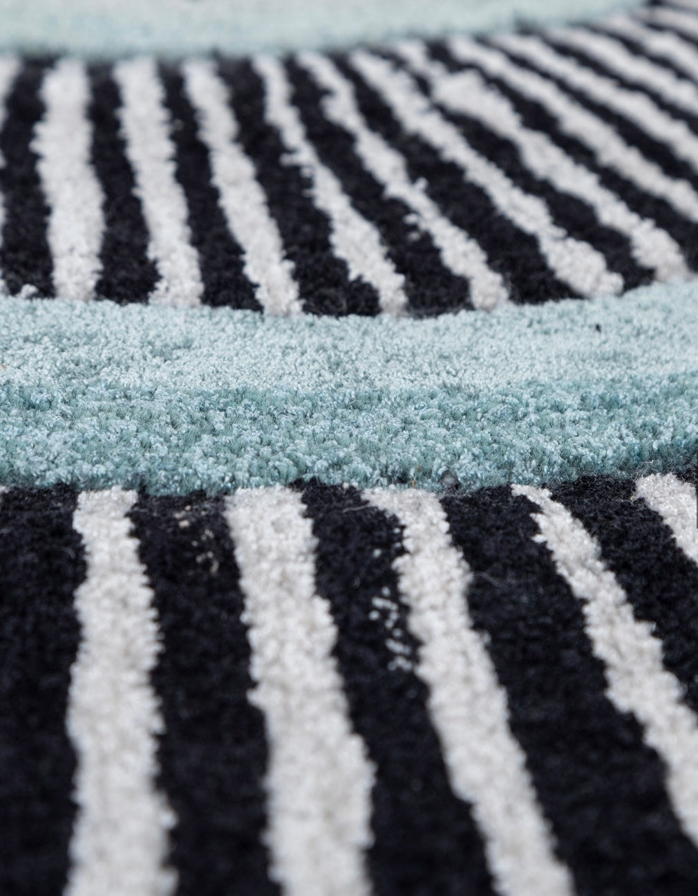 Op-Tide Hand Tufted New Zealand Wool & Viscose Silk Irregular Shaped Rug