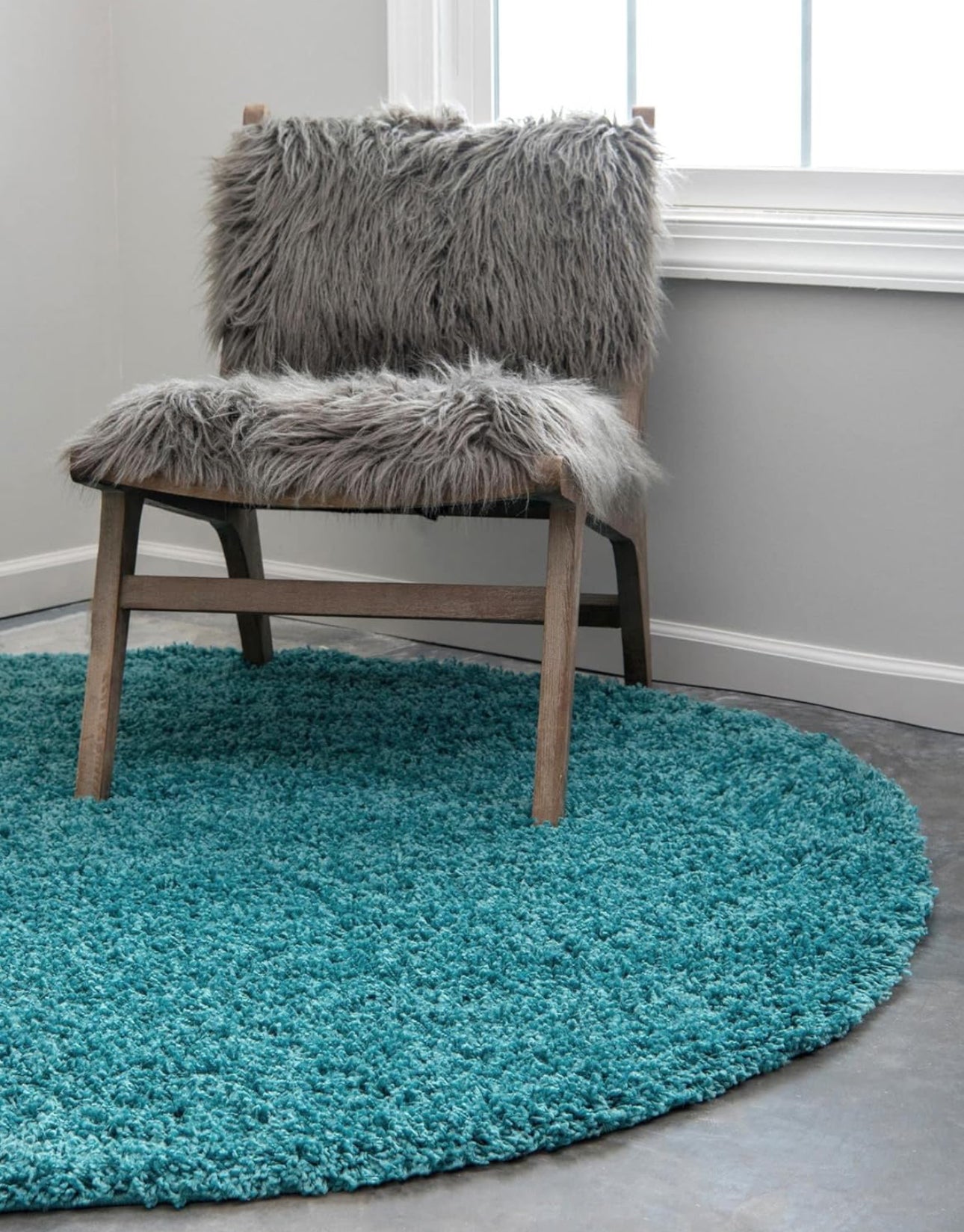 Turqoise Handcrafted Round Solid Microfiber Plush Anti Skid Shaggy Carpet