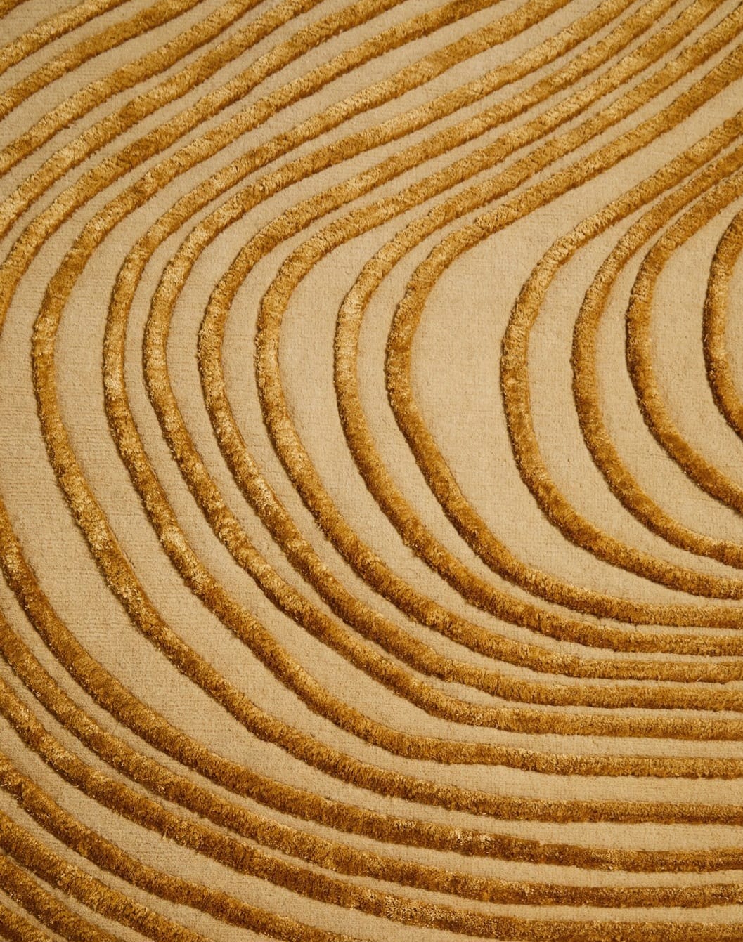 Layra New Zealand Wool & Silk Hand Tufted Rug For Living Room & Bed Room