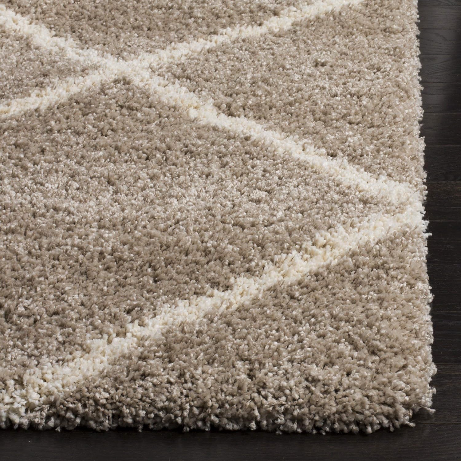 Beige & Ivory Handcrafted Microfiber Super Soft Diamond Trellis High Density Shaggy Carpet