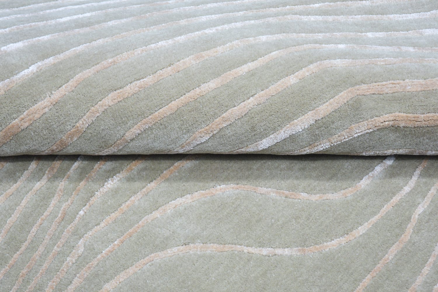 Ivory Zebra Shaped New Zealand Wool & Silk Rug